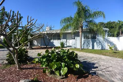 375 Alhambra Pl, West Palm Beach, FL 33405