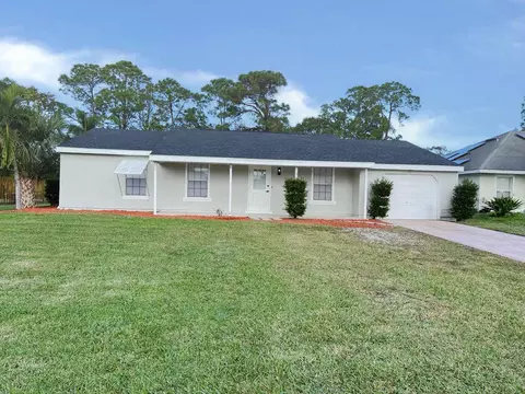 319 SE Faith Ter, Port Saint Lucie, FL 34953