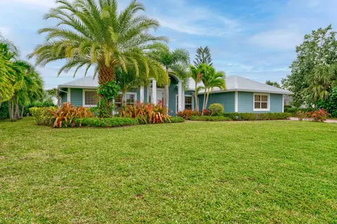 112 Fairview W, Tequesta, FL 33469