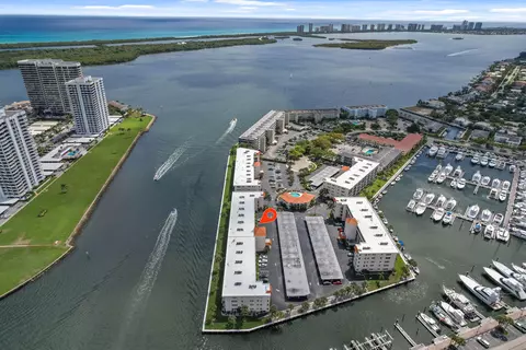 20 Yacht Club Dr #108, North Palm Beach, FL 33408