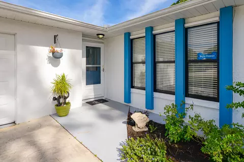 5902 Seagrape Dr, Fort Pierce, FL 34982