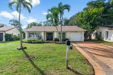 7176 Pine Bluff Dr, Lake Worth, FL 33467