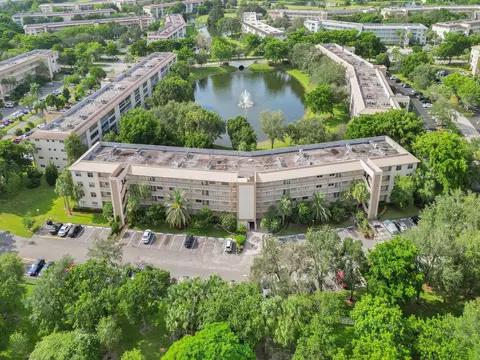 2305 Lucaya Ln #M3, Coconut Creek, FL 33066