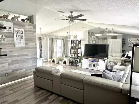 176 Roycourt Cir, Royal Palm Beach, FL 33411