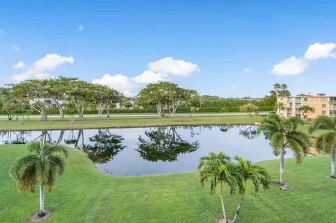 7145 Huntington Ln #402, Delray Beach, FL 33446