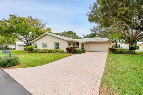 22056 Wildwood Cir, Boca Raton, FL 33433