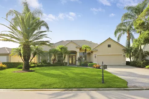 8032 Links Way, Port Saint Lucie, FL 34986
