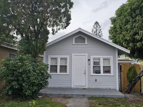 19 S D St, Lake Worth, FL 33460