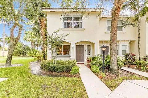 13490 Old Englishtown Rd, Wellington, FL 33414