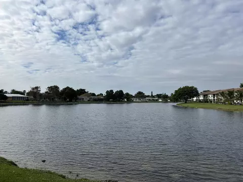 9527 W Mcnab Rd #207, Tamarac, FL 33321