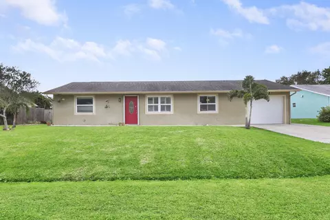 932 SE Belfast Ave, Port Saint Lucie, FL 34983