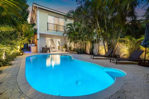 1141 NE 13th Ave #3, Fort Lauderdale, FL 33304