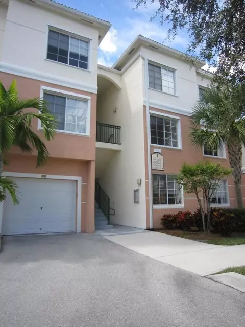 1109 E Myrtlewood Cir E, Palm Beach Gardens, FL 33418
