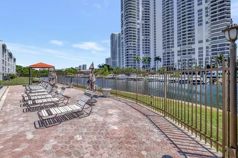3440 NE 192nd St #2R-A, Aventura, FL 33180