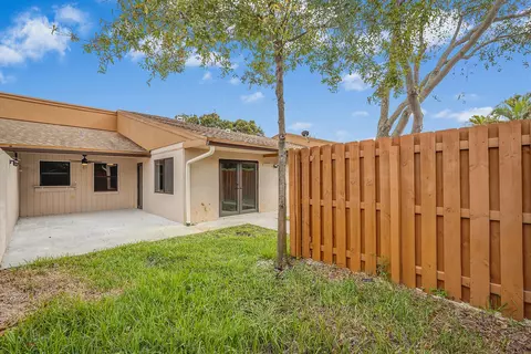 1905 SW 24th Cir, Boynton Beach, FL 33426