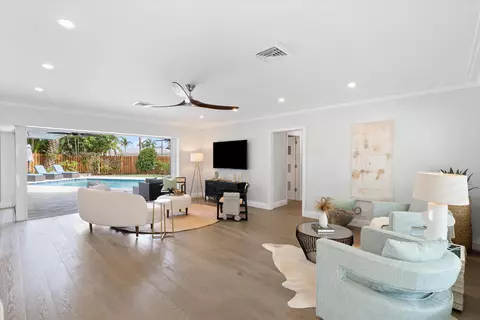 1421 SE 12th St, Deerfield Beach, FL 33441