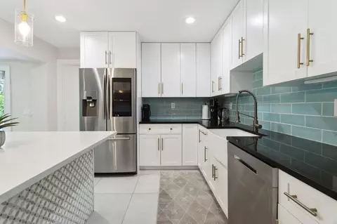 914 SW 27th Pl, Boynton Beach, FL 33435