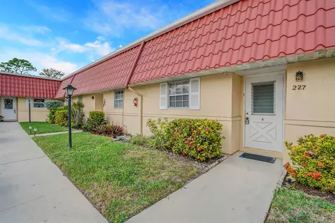 227 Down East Ln, Lake Worth, FL 33467