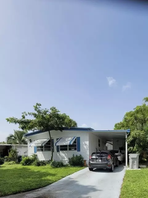 27 Havenwood Dr, Pompano Beach, FL 33064