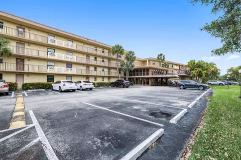 9355 SW 8th St #408, Boca Raton, FL 33428