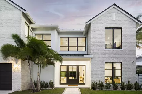 454 NE 8th St, Boca Raton, FL 33432