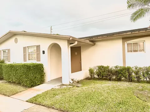 2660 Barkley Dr E #B, West Palm Beach, FL 33415