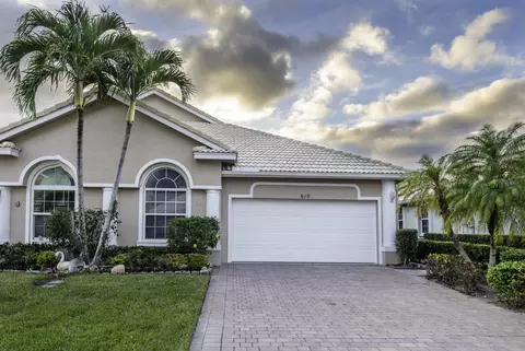 610 NW Red Pine Way, Jensen Beach, FL 34957