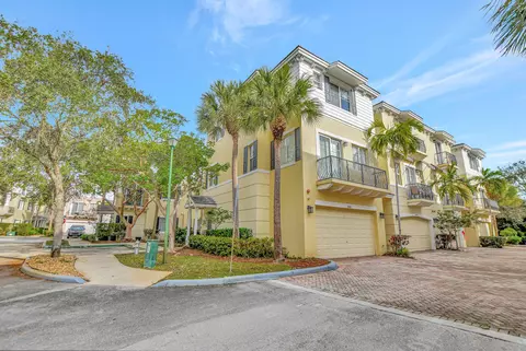 3846 NW 5th Ter, Boca Raton, FL 33431
