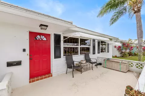 2390 SW 8th Ave, Boynton Beach, FL 33426
