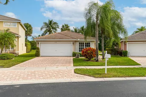 8128 Palm Gate Dr, Boynton Beach, FL 33436