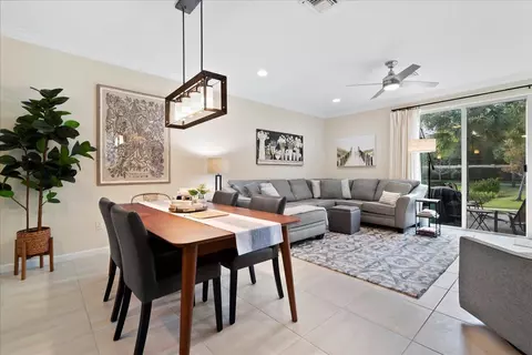 5883 Monterra Club Dr, Lake Worth, FL 33463
