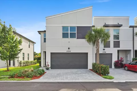 1752 Lindley St, Mangonia Park, FL 33407