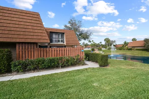 825 Center St #6B, Jupiter, FL 33458
