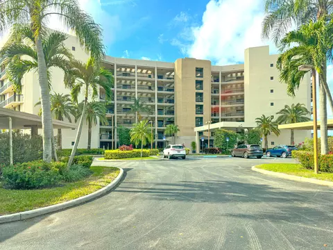 5279 Fountains Dr S #702, Lake Worth, FL 33467