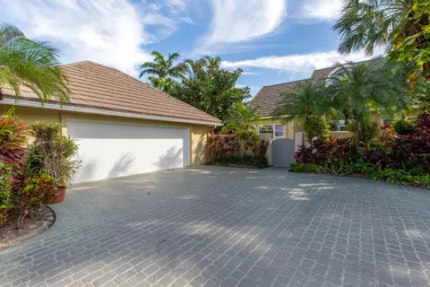 2600 Muirfield Ct, Wellington, FL 33414