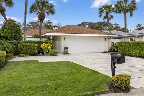 17035 Bay St, Jupiter, FL 33477