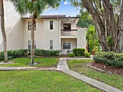 7956 Eastlake Dr #16H, Boca Raton, FL 33433