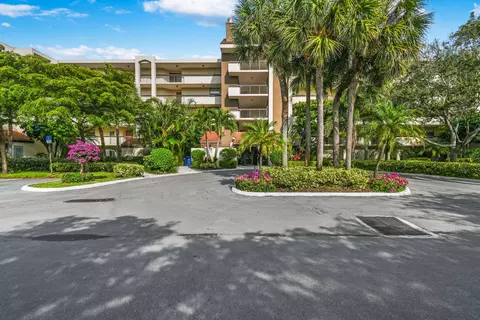 955 Egret Cir #208, Delray Beach, FL 33444