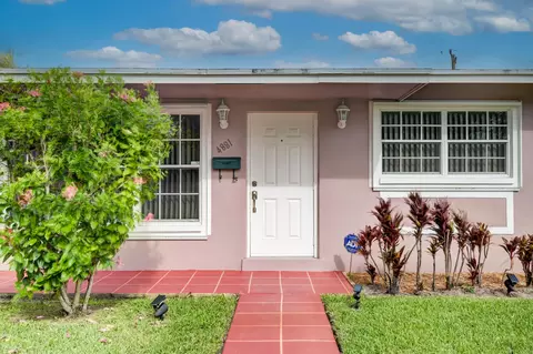 4881 NW 8th Ct, Plantation, FL 33317