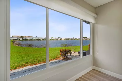 101 Leisure Lake Cir #105, Boynton Beach, FL 33426