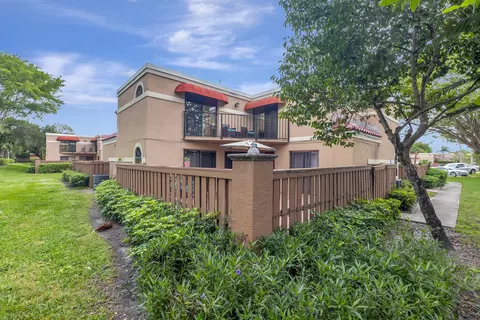 8297 Thames Blvd #A, Boca Raton, FL 33433