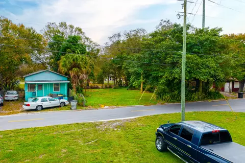 612 Dundas Ct, Fort Pierce, FL 34950