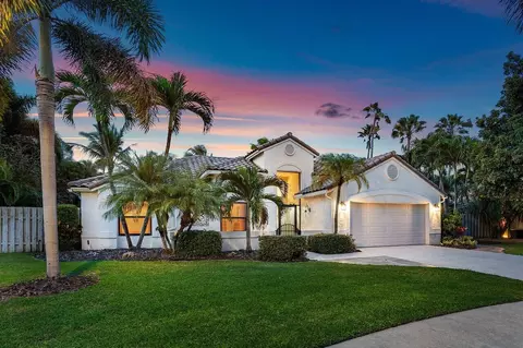17 Dogwood Cir, Boynton Beach, FL 33436