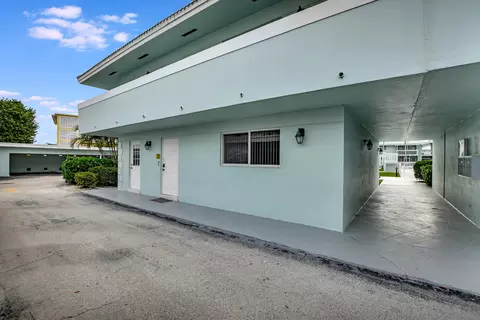 322 N Federal Hwy #127, Deerfield Beach, FL 33441