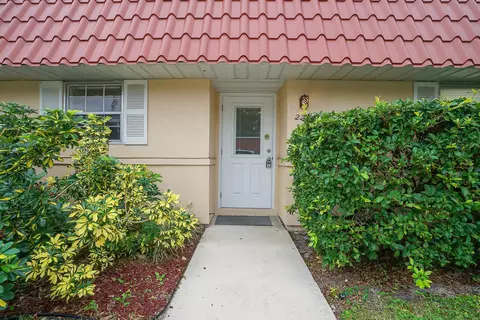 226 Down East Ln, Lake Worth, FL 33467