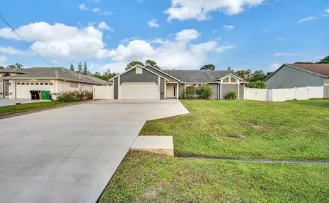 2841 SE Peru St, Port Saint Lucie, FL 34984