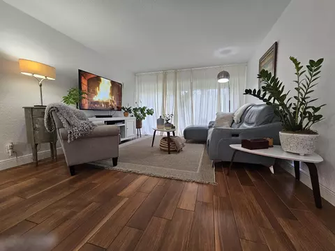 2233 SW 15th St #215, Deerfield Beach, FL 33442