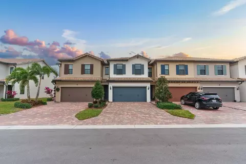 8242 Tailshot Ct, Lake Worth, FL 33467