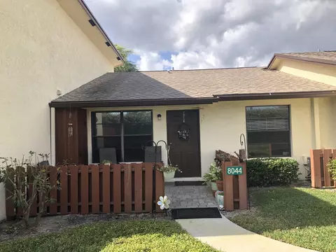 8044 SE Villa Cir, Hobe Sound, FL 33455