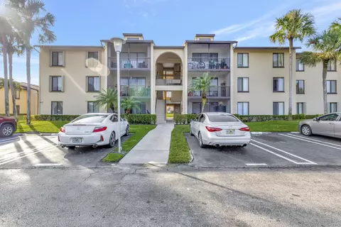 617 Sea Pine Way #B2, Greenacres, FL 33415